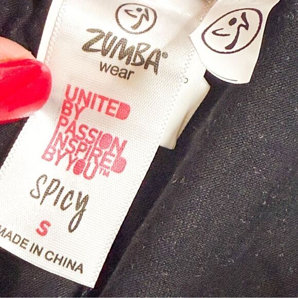 Zumba Wear NWT! Women's Chill The Funk Out Capri Pants Black Size S - Picture 5 of 5